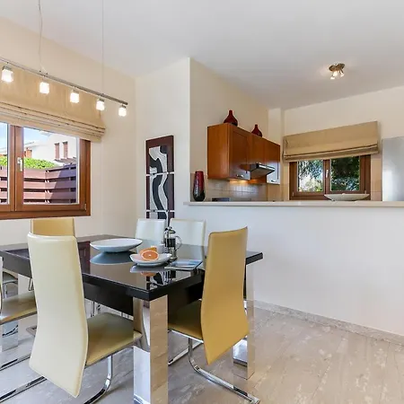 3 Bedroom Athina With Private Pool And Golf Views, Aphrodite Hills Ferienhaus *