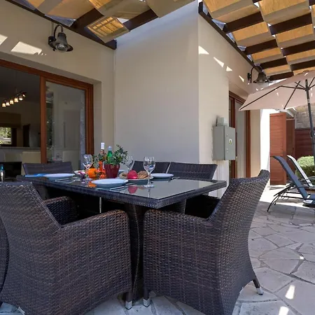 Casa vacanze 3 Bedroom Athina With Private Pool And Golf Views, Aphrodite Hills Kouklia