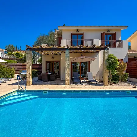 3 Bedroom Athina With Private Pool And Golf Views, Aphrodite Hills Holiday home Kouklia