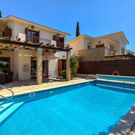 3 Bedroom Athina With Private Pool And Golf Views, Aphrodite Hills Holiday home *