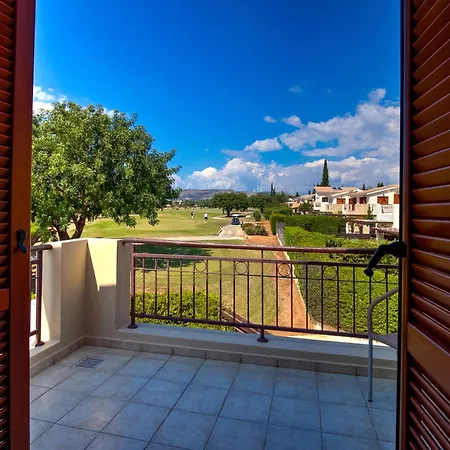 3 Bedroom Athina With Private Pool And Golf Views, Aphrodite Hills Casa vacanze