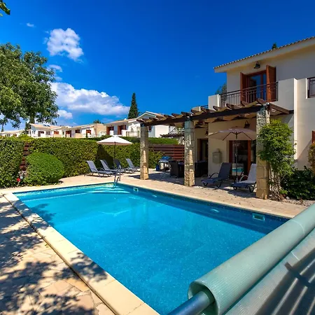 Ferienhaus 3 Bedroom Athina With Private Pool And Golf Views, Aphrodite Hills Kouklia