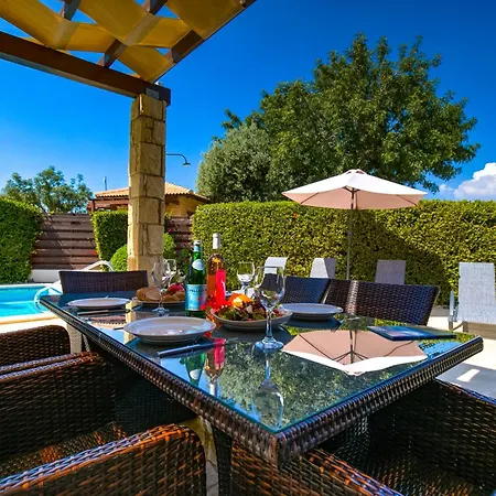 Casa vacanze 3 Bedroom Athina With Private Pool And Golf Views, Aphrodite Hills Kouklia